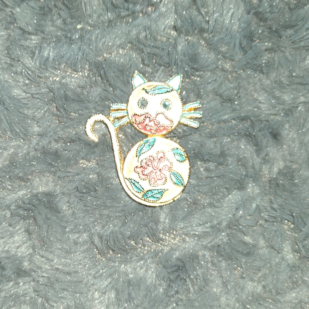 Vintage Rhinestone Cat Brooch Pin
